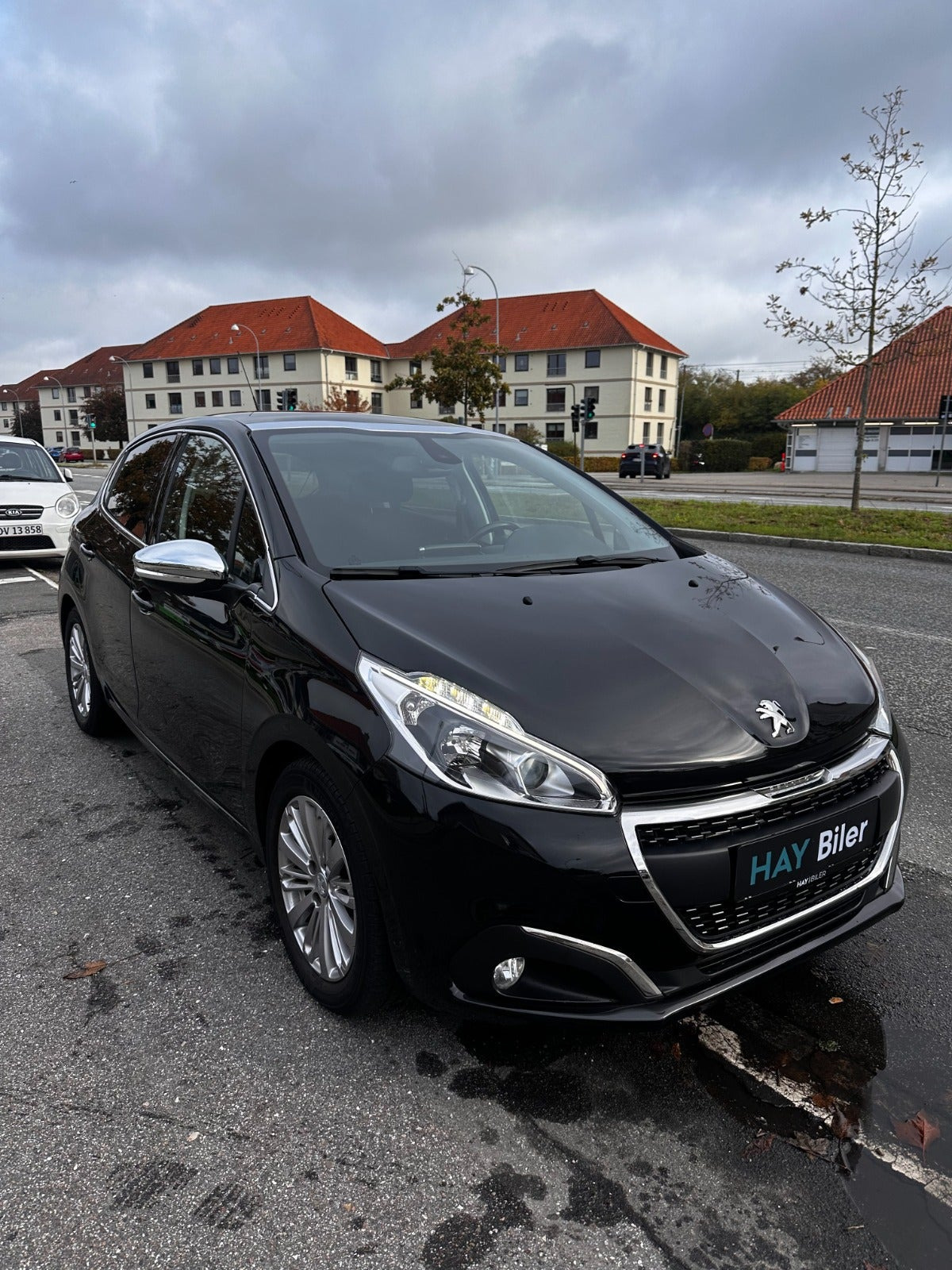 Sort Peugeot 208 fra 2018