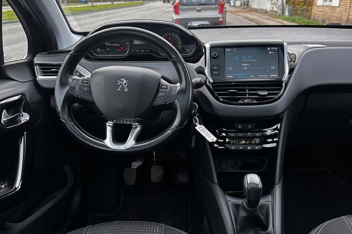 Sort Peugeot 208 fra 2018