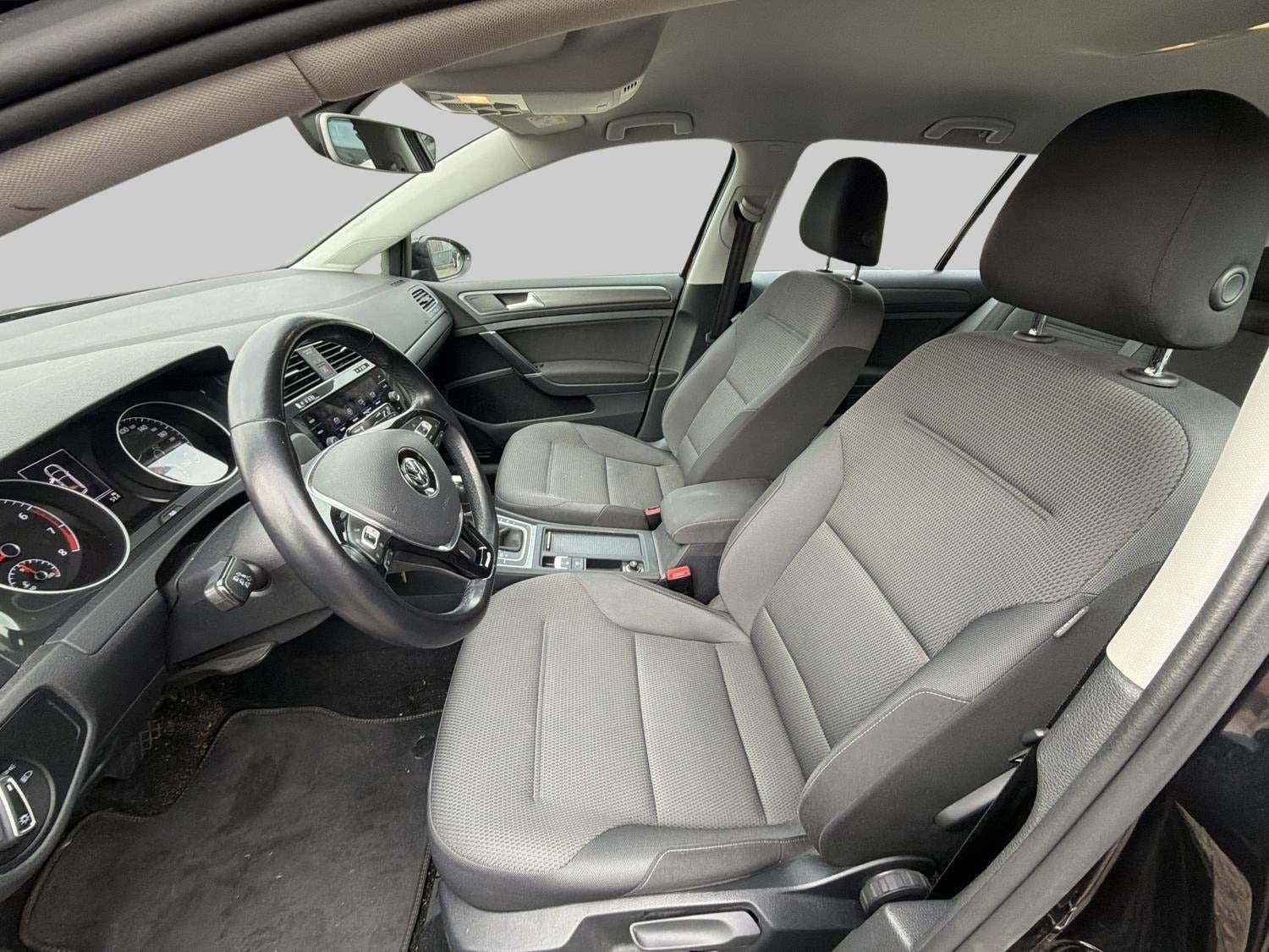 Sort VW Golf VII fra 2019