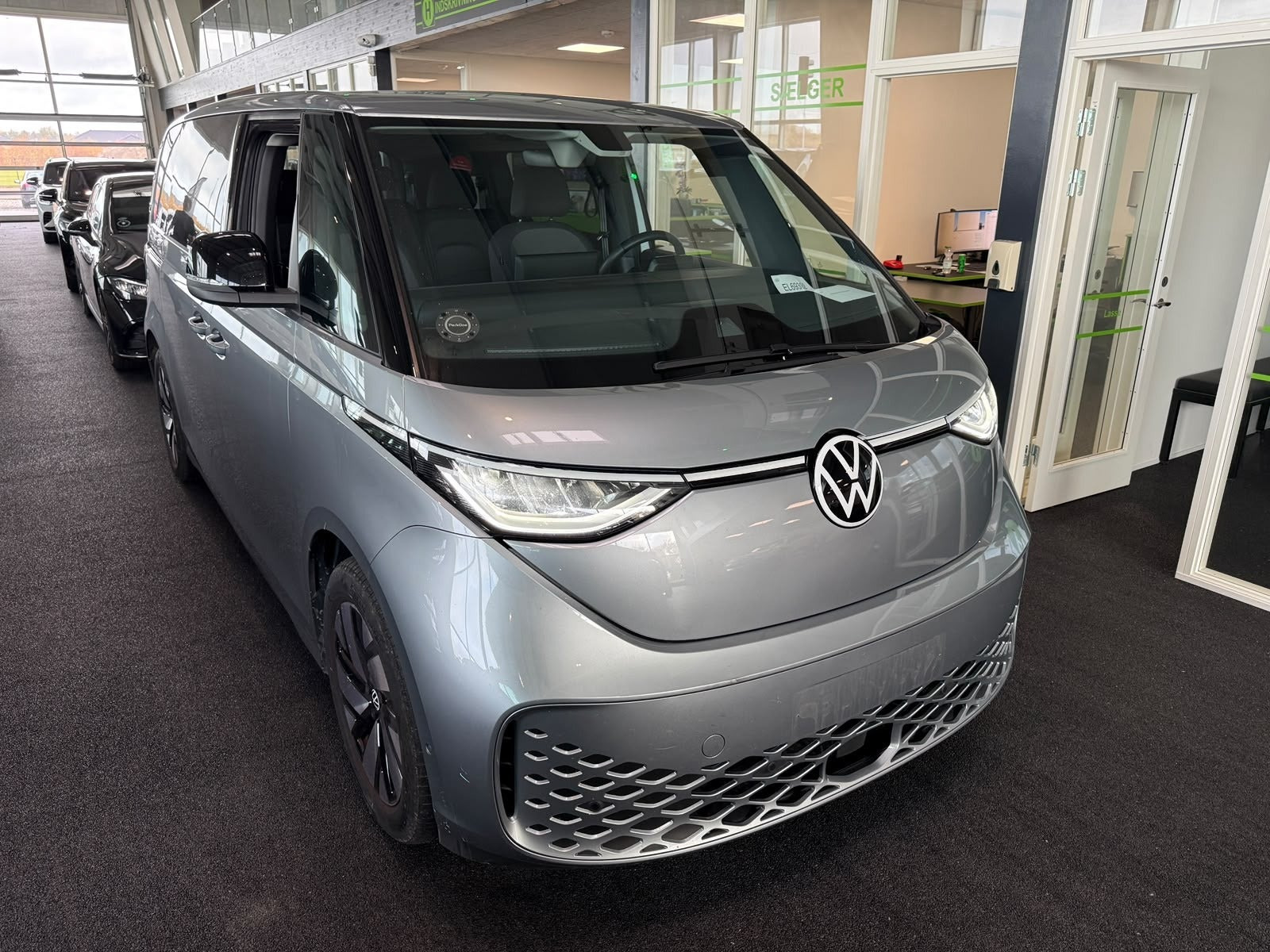 Sølv VW ID.Buzz fra 2025