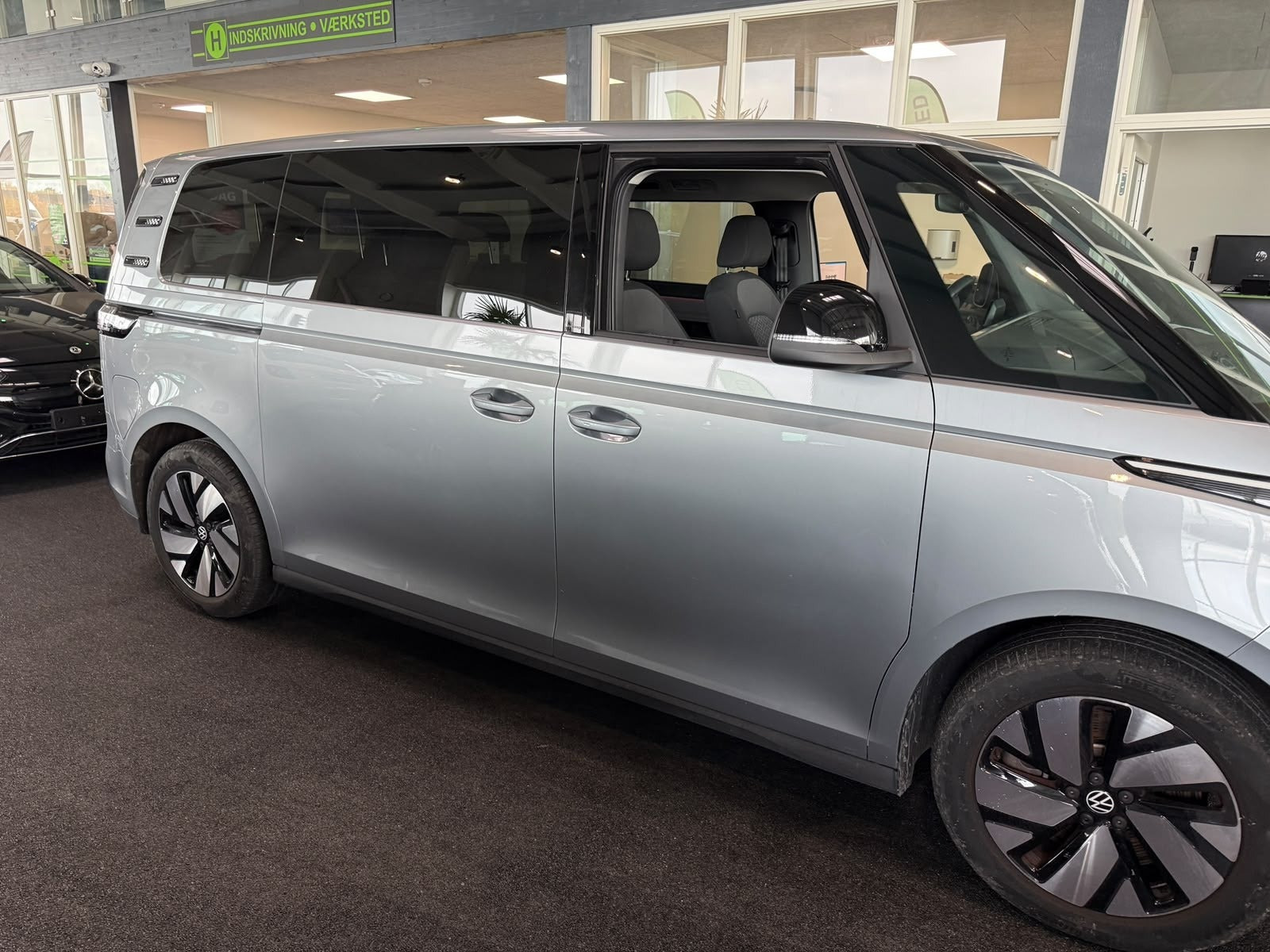 Sølv VW ID.Buzz fra 2025