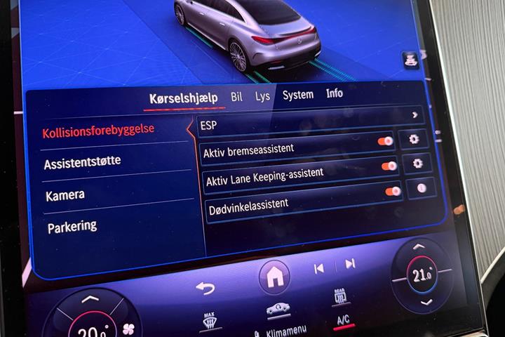 Sort Mercedes EQE350 fra 2025
