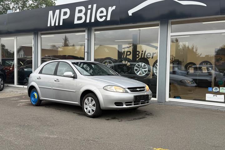 Sølv Chevrolet Lacetti fra 2008