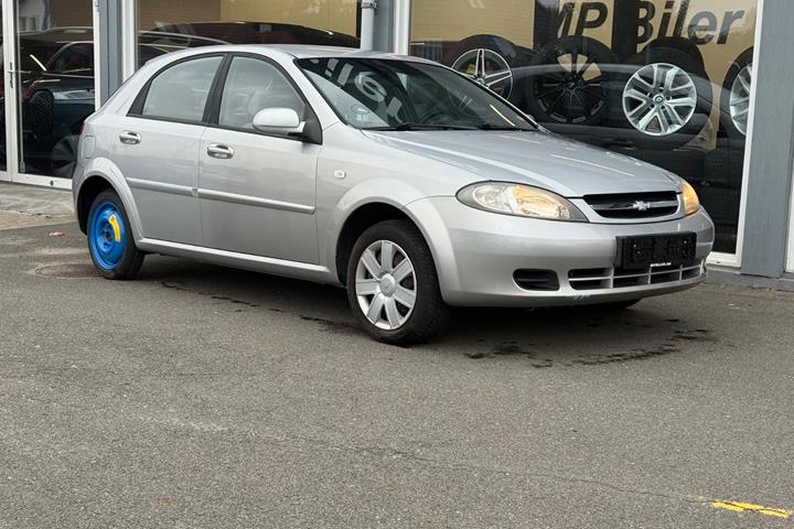 Sølv Chevrolet Lacetti fra 2008