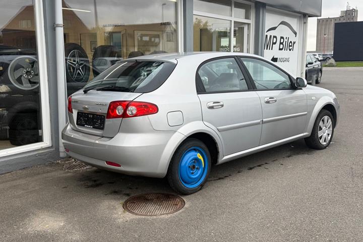 Sølv Chevrolet Lacetti fra 2008