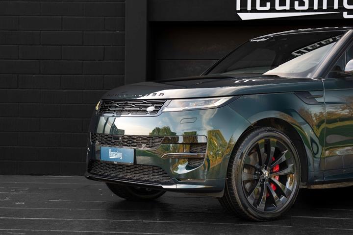 Grøn Land Rover Range Rover sport fra 2025