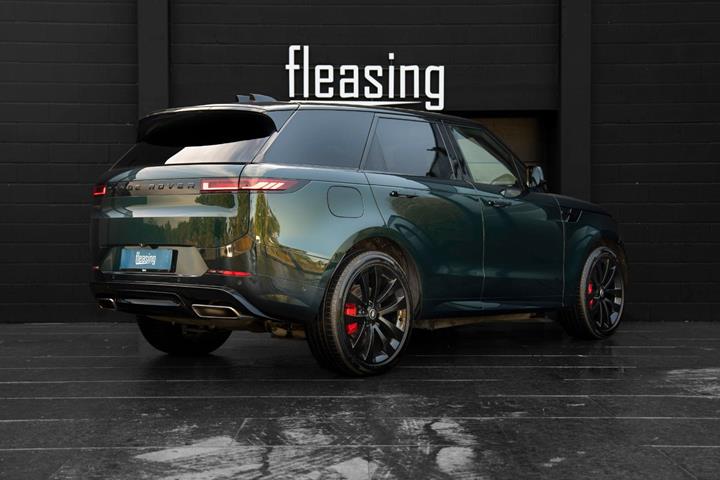 Grøn Land Rover Range Rover sport fra 2025