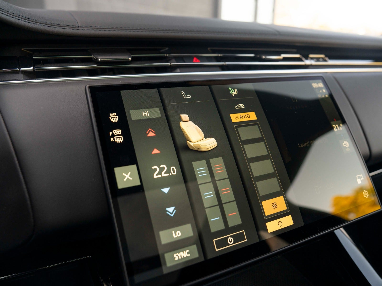 Grøn Land Rover Range Rover sport fra 2025