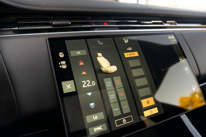 Grøn Land Rover Range Rover sport fra 2025