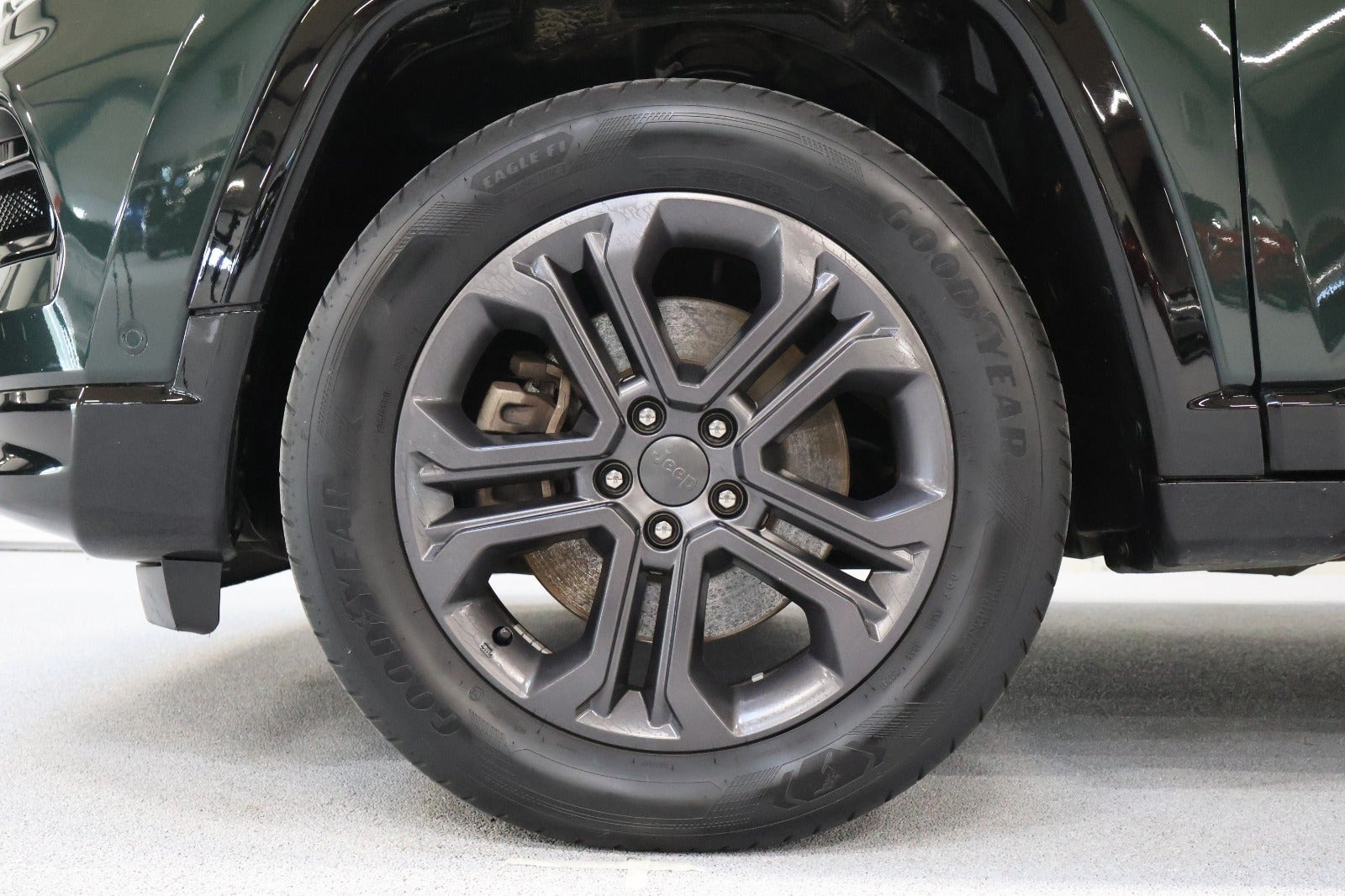 Grøn Jeep Compass fra 2021
