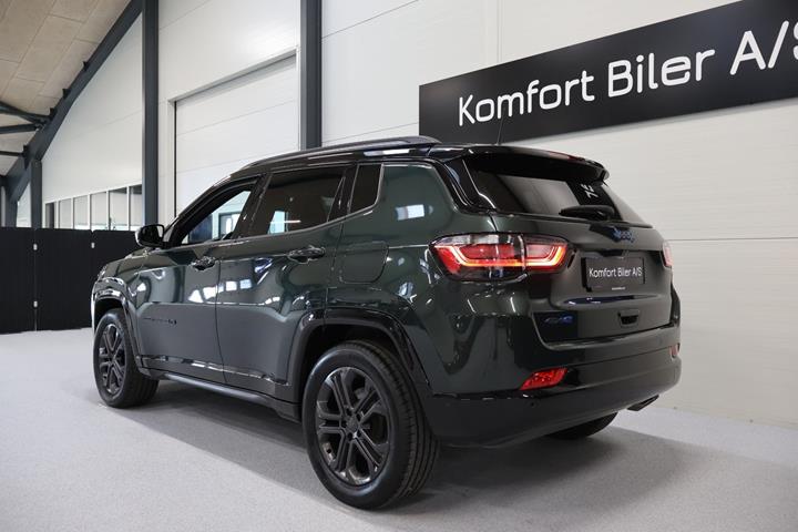 Grøn Jeep Compass fra 2021