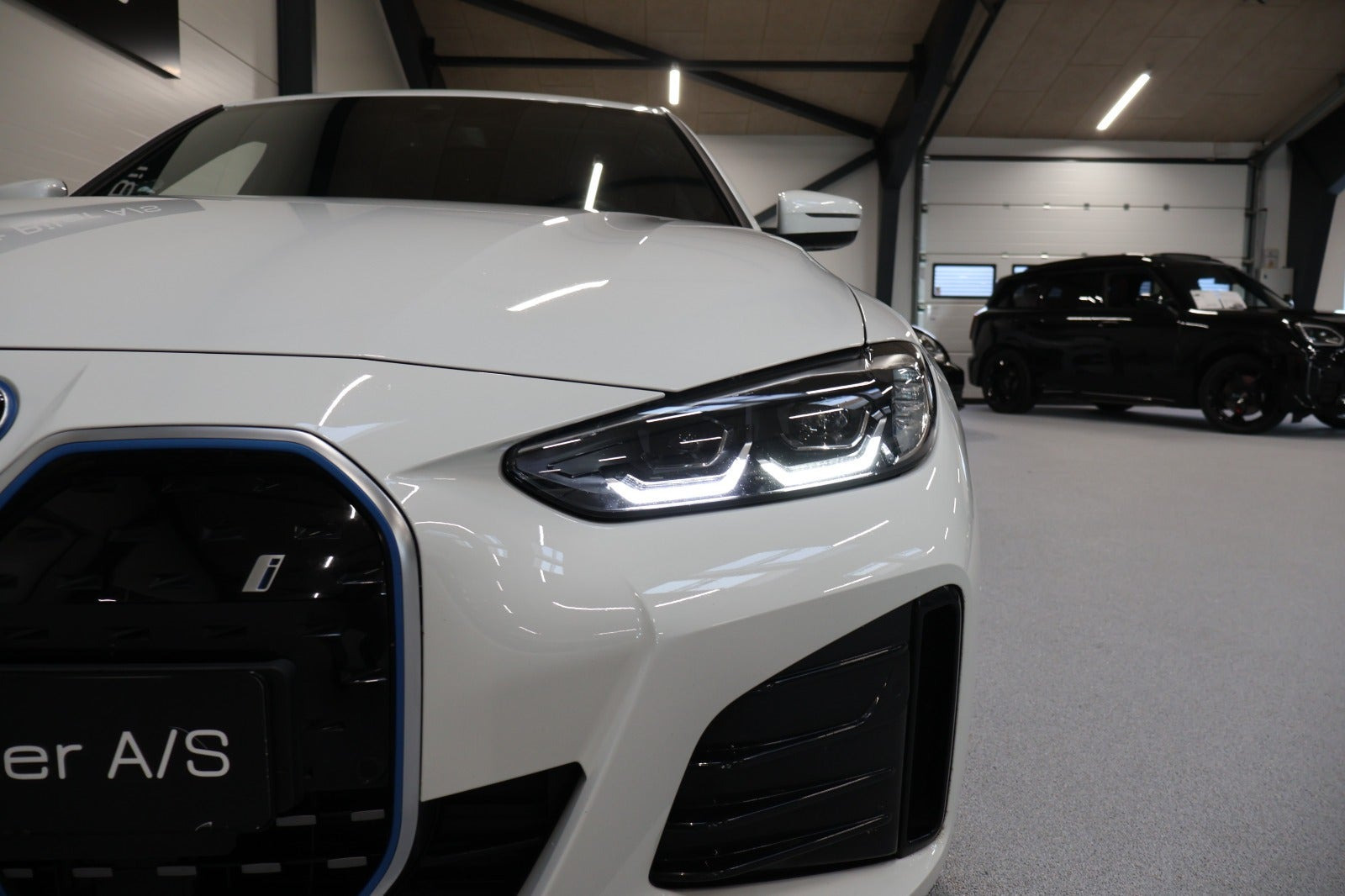 Hvid BMW i4 fra 2024