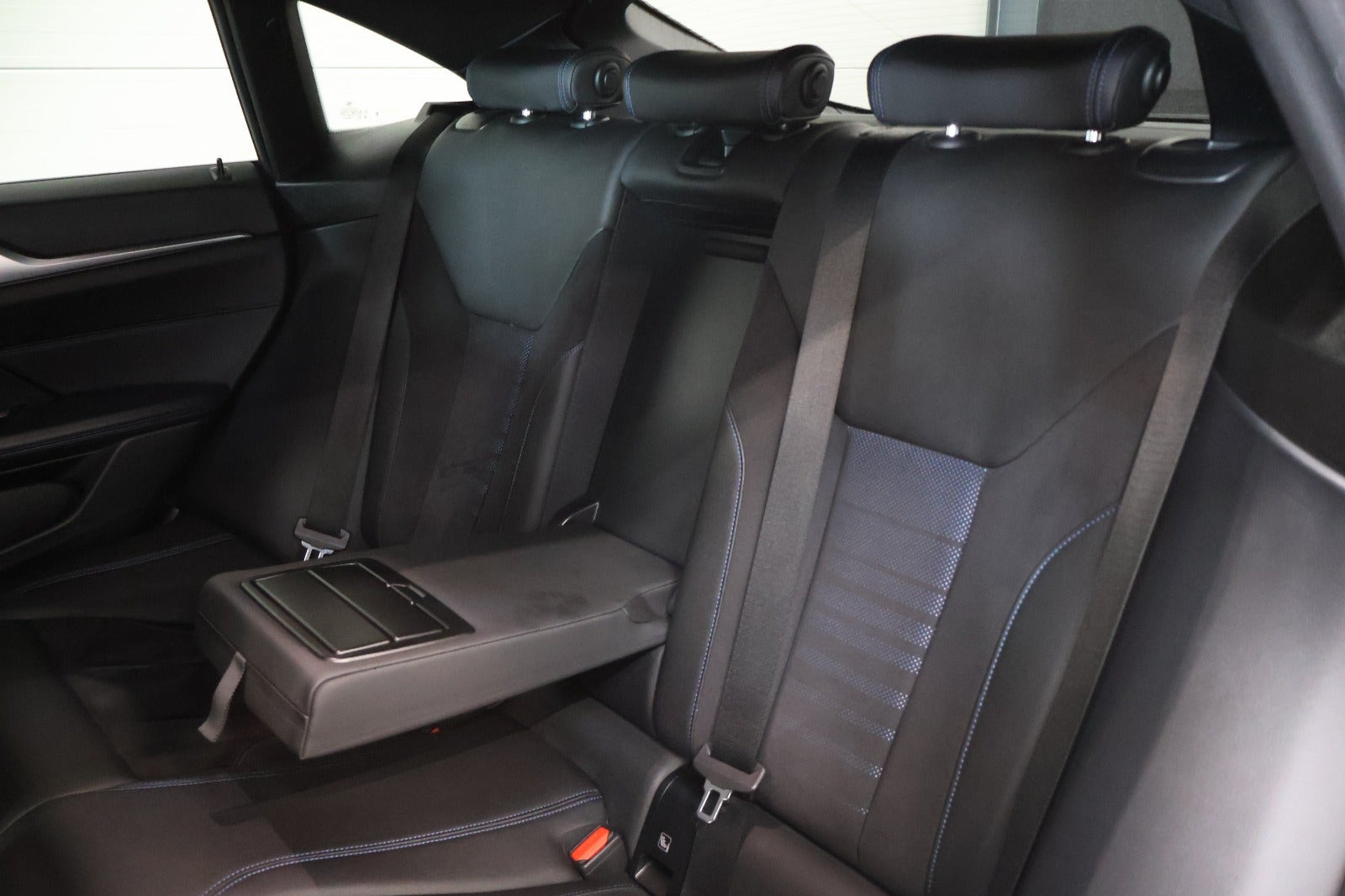 Hvid BMW i4 fra 2024