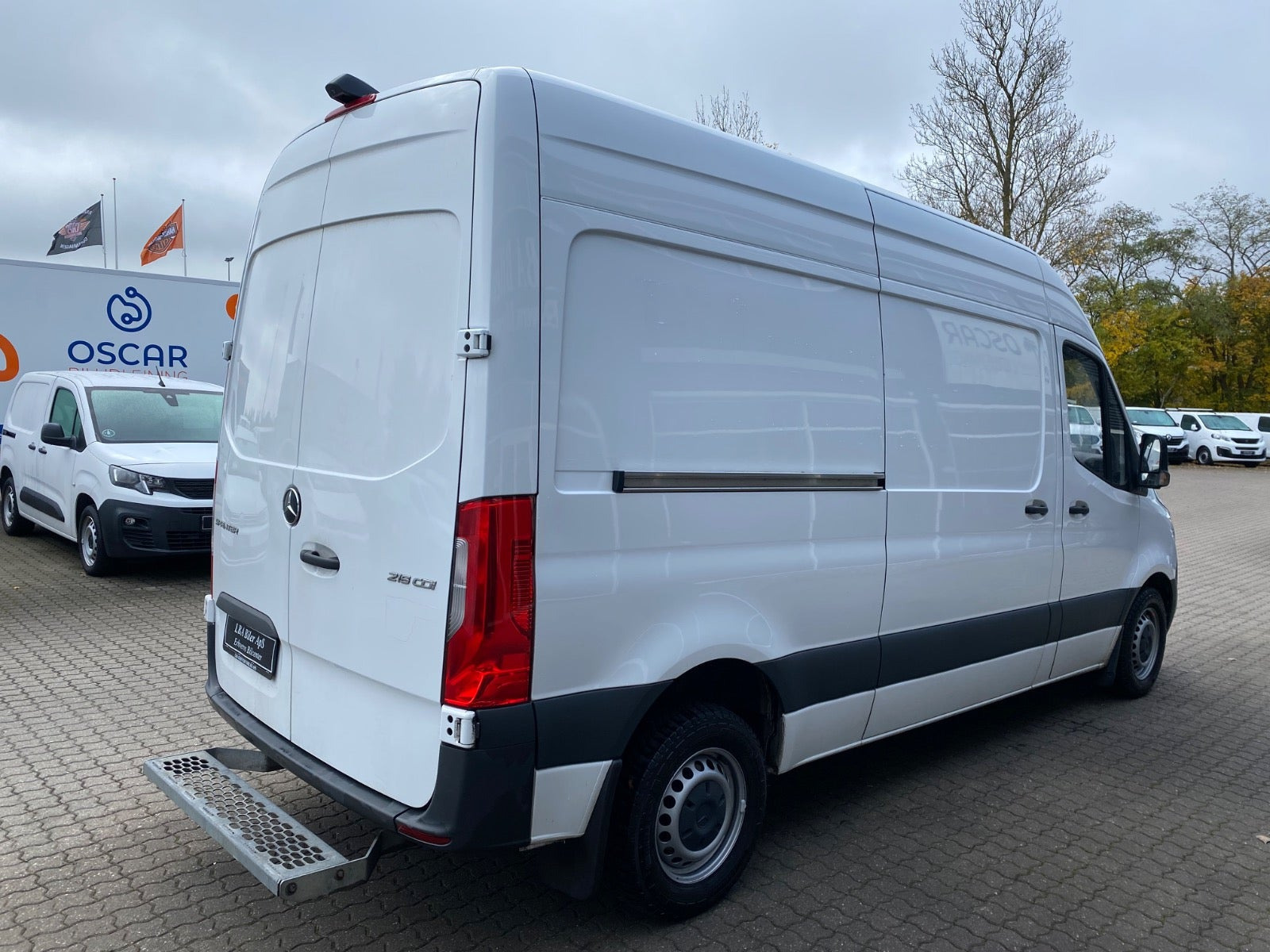 Hvid Mercedes Sprinter 215 fra 2023