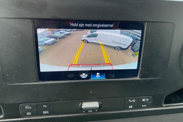 Hvid Mercedes Sprinter 215 fra 2023