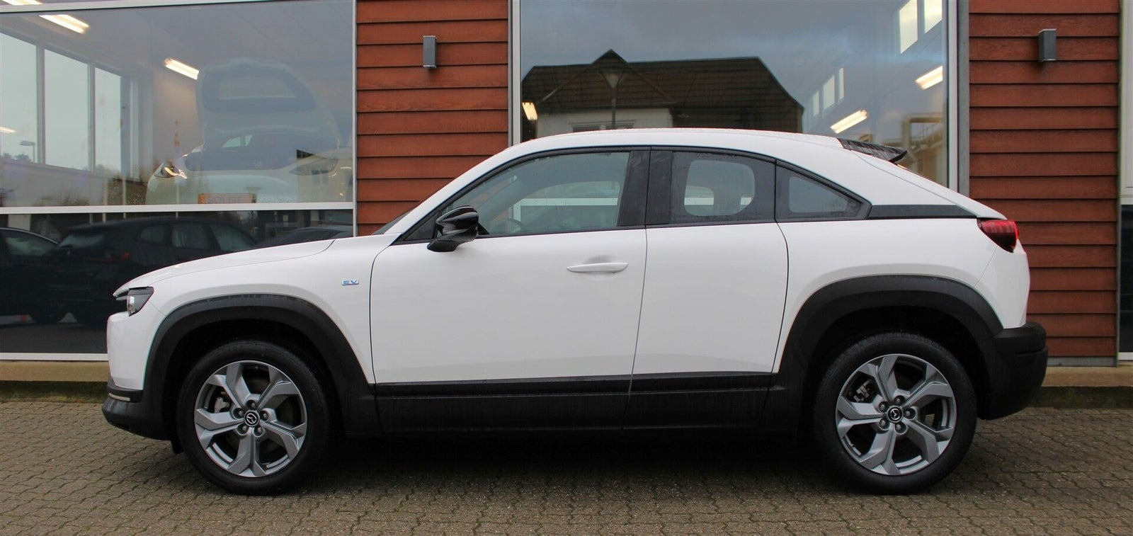 Hvid Mazda MX-30 fra 2022