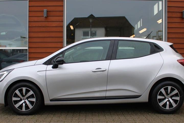 Sølv Renault Clio V fra 2023