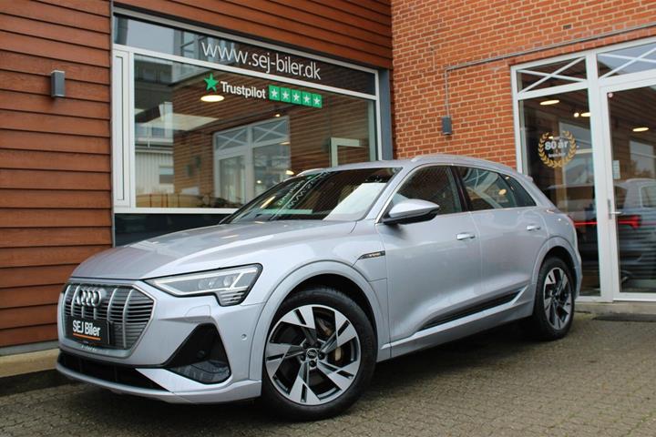 Sølv Audi e-tron fra 2022