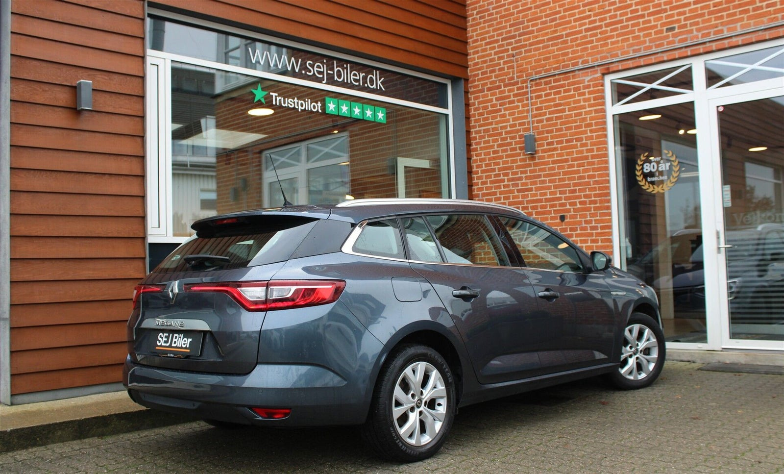 Grå Renault Megane IV fra 2020