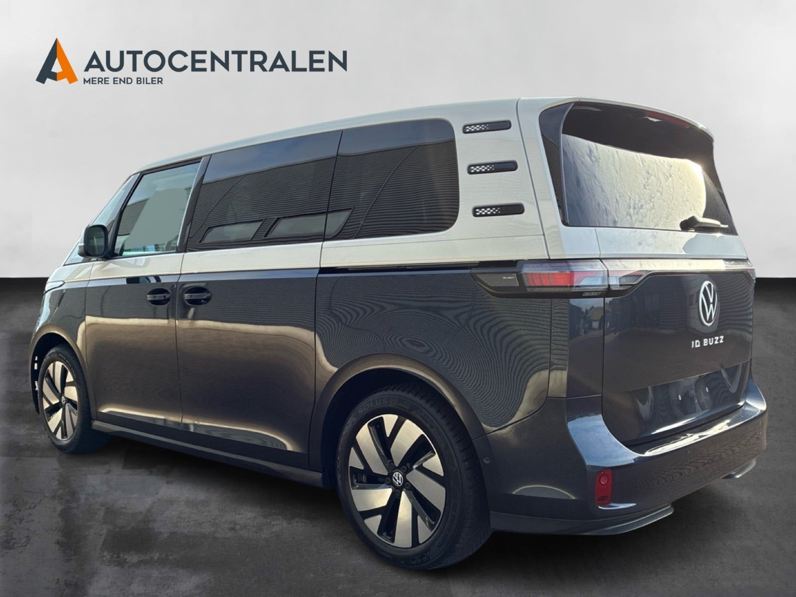 Blå VW ID.Buzz fra 2023