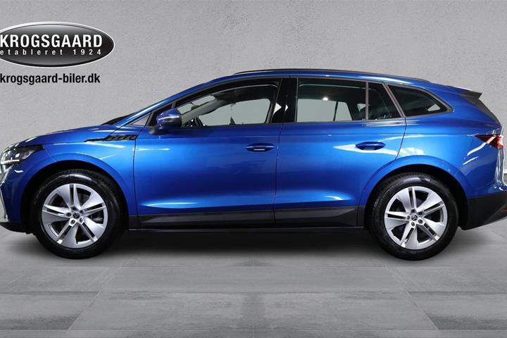 Blå Skoda Enyaq fra 2023