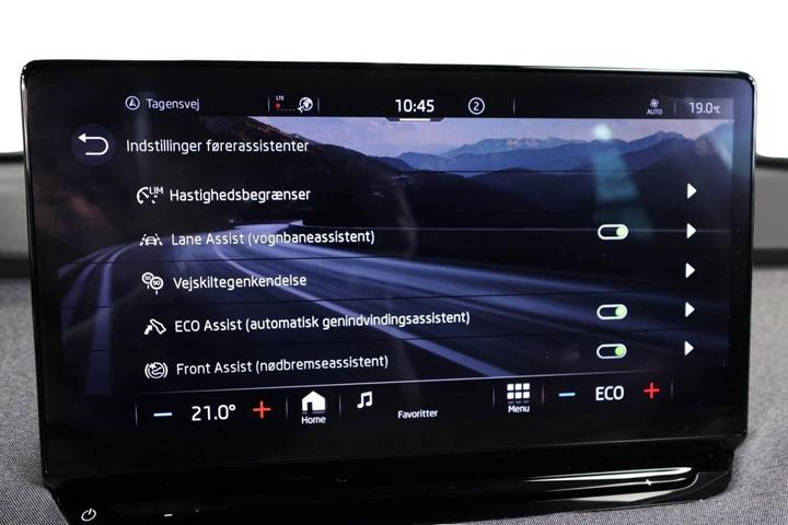 Blå Skoda Enyaq fra 2023