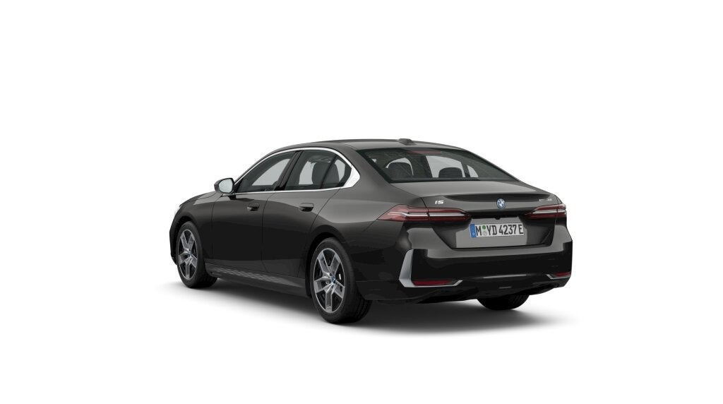 Grå BMW i5 fra 2024