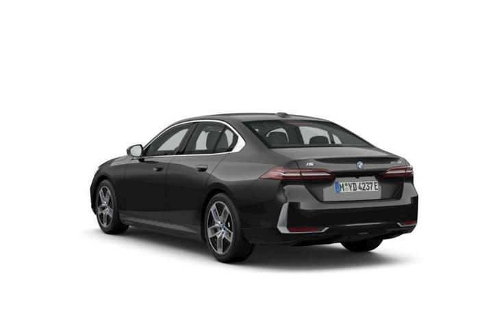 Grå BMW i5 fra 2024