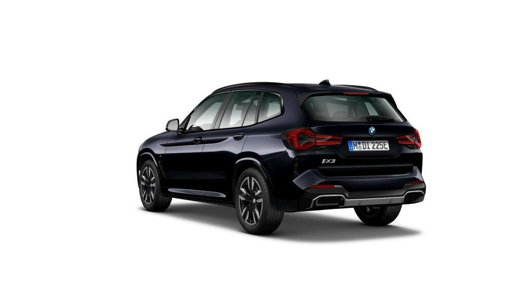 Sort BMW iX3 fra 2024