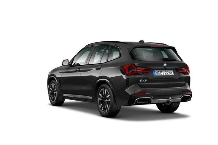 Grå BMW iX3 fra 2023