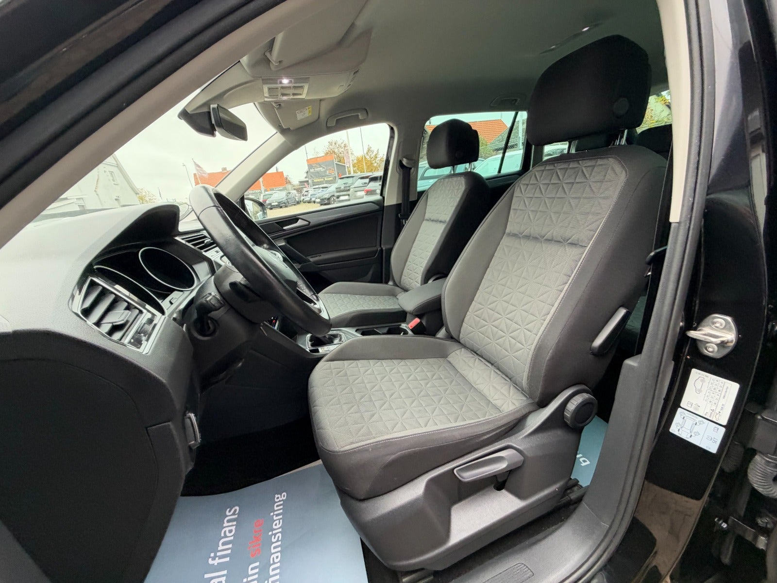 Sort VW Tiguan fra 2021