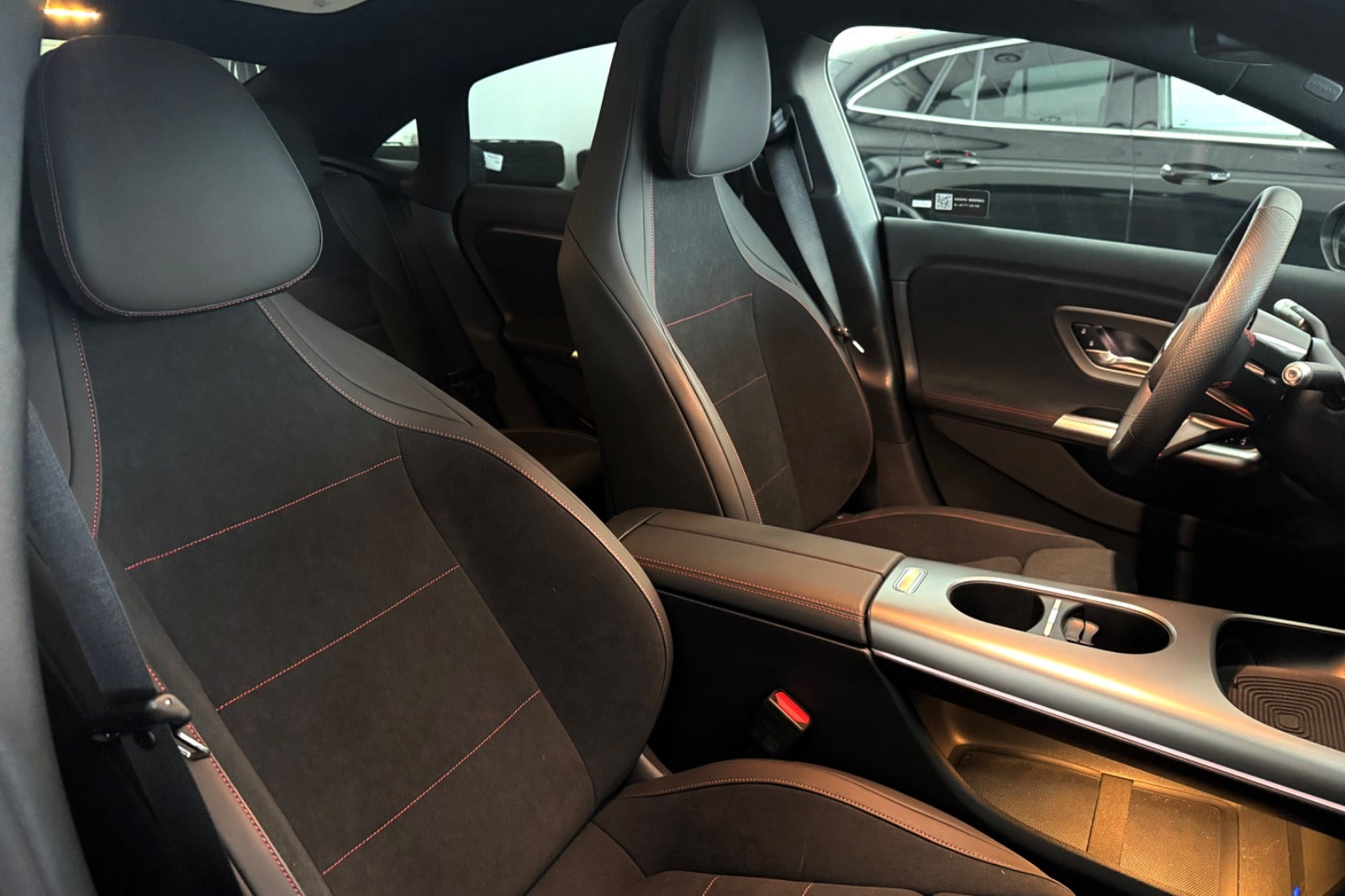 Grå Mercedes CLA250+ fra 2026
