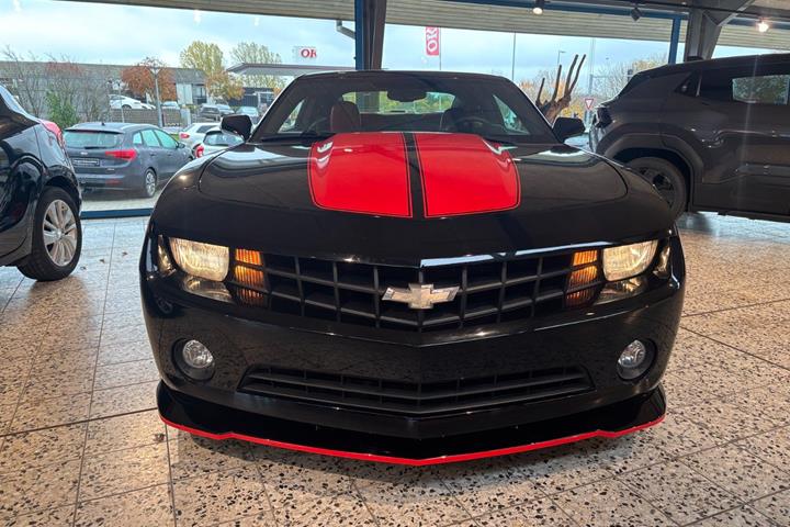 Sort Chevrolet Camaro fra 2012