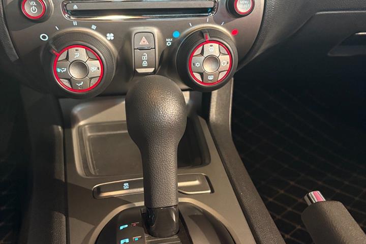 Sort Chevrolet Camaro fra 2012