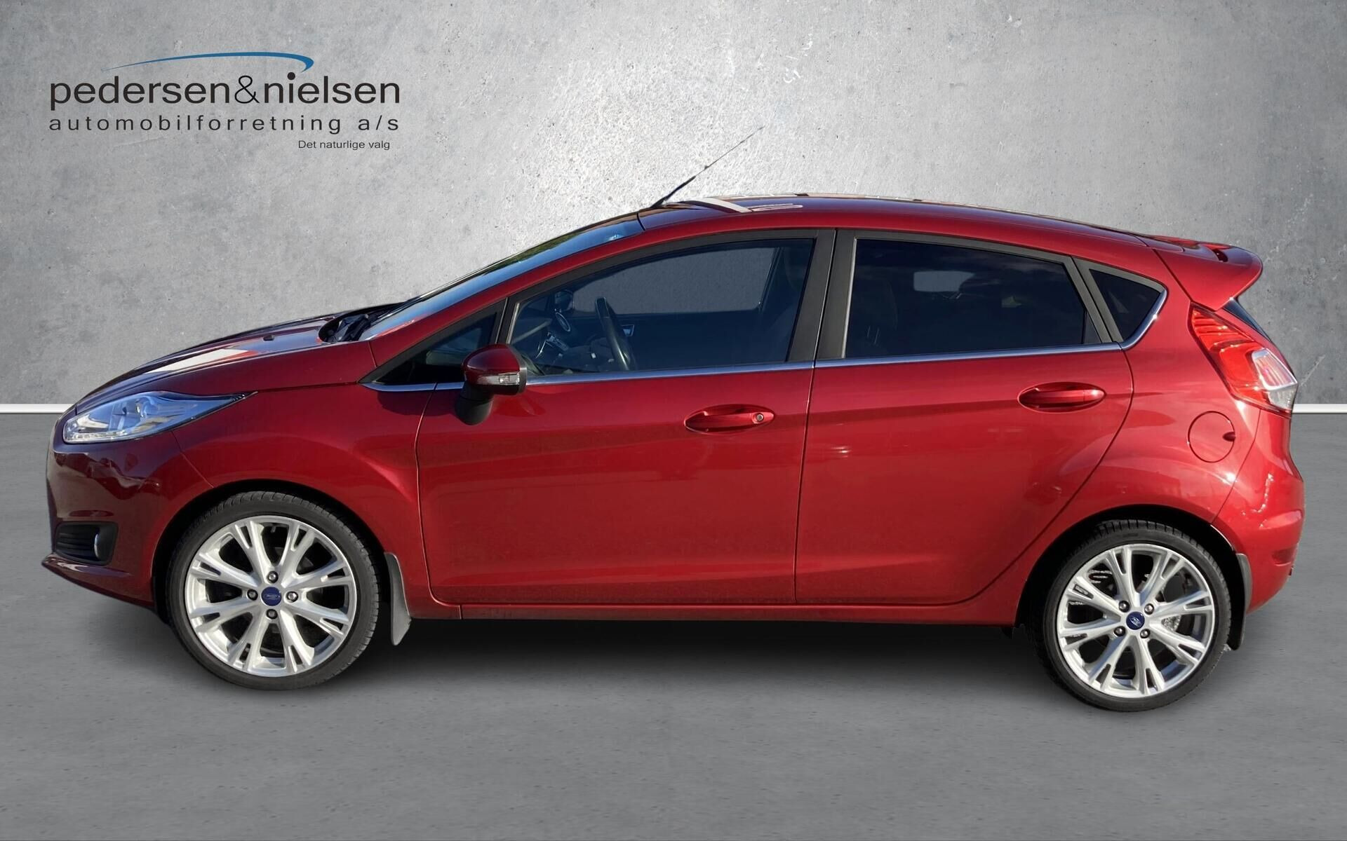 Rød Ford Fiesta fra 2016