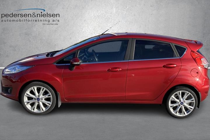 Rød Ford Fiesta fra 2016