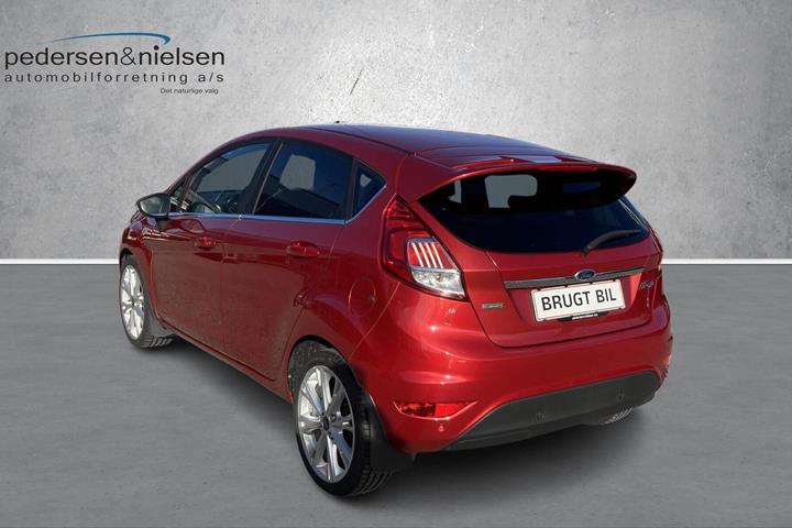 Rød Ford Fiesta fra 2016
