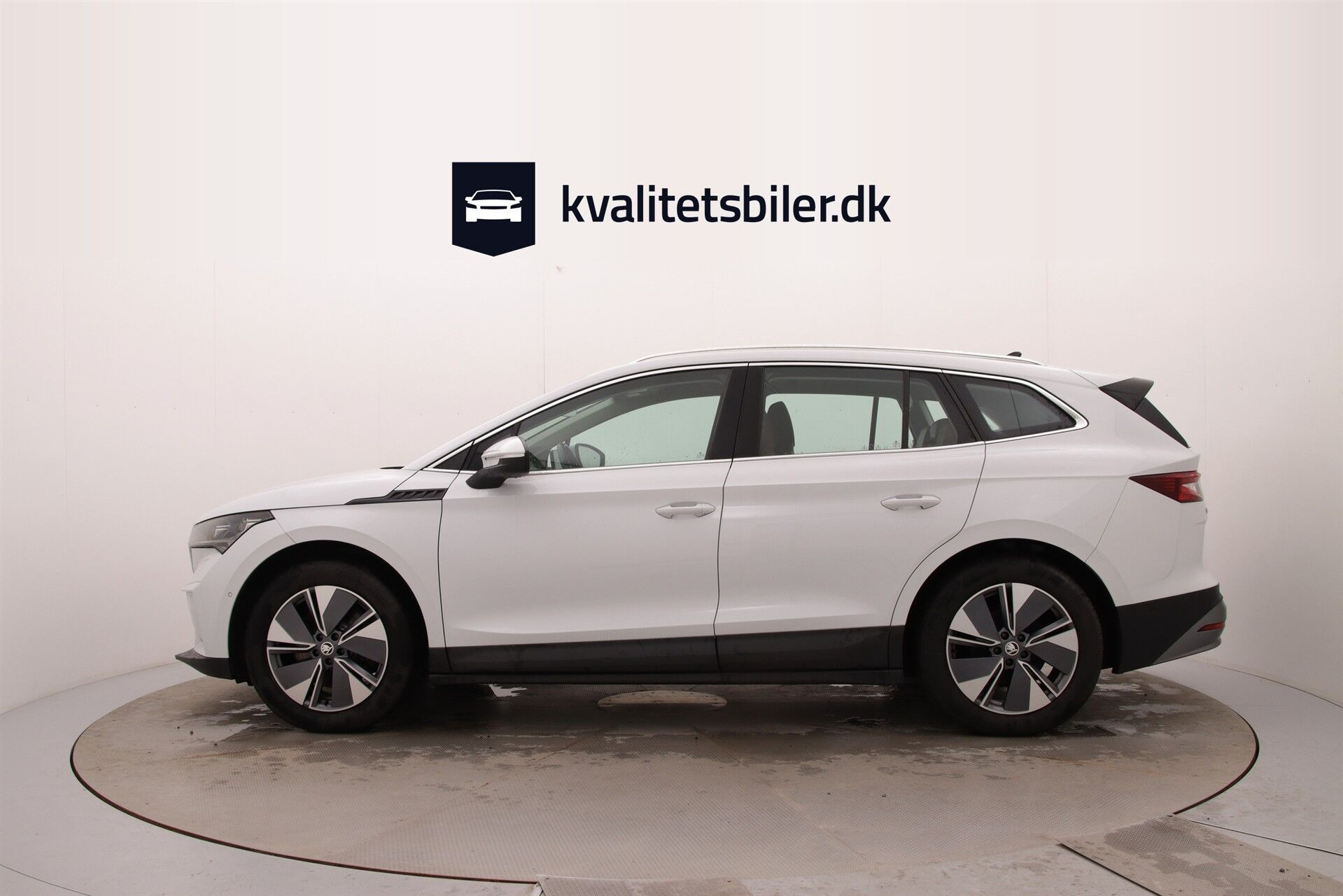 Hvid Skoda Enyaq fra 2022