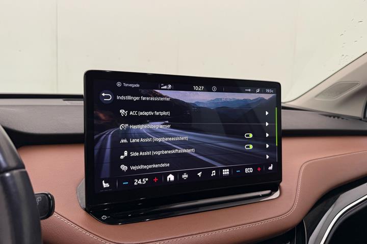Hvid Skoda Enyaq fra 2022