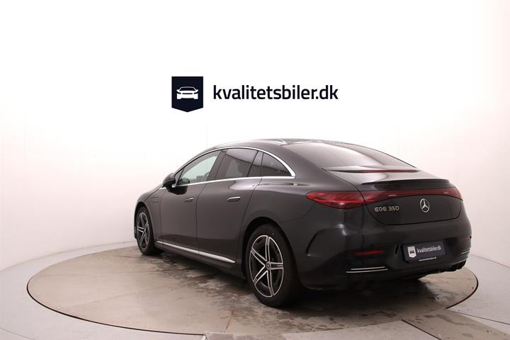Grå Mercedes EQE350 fra 2024