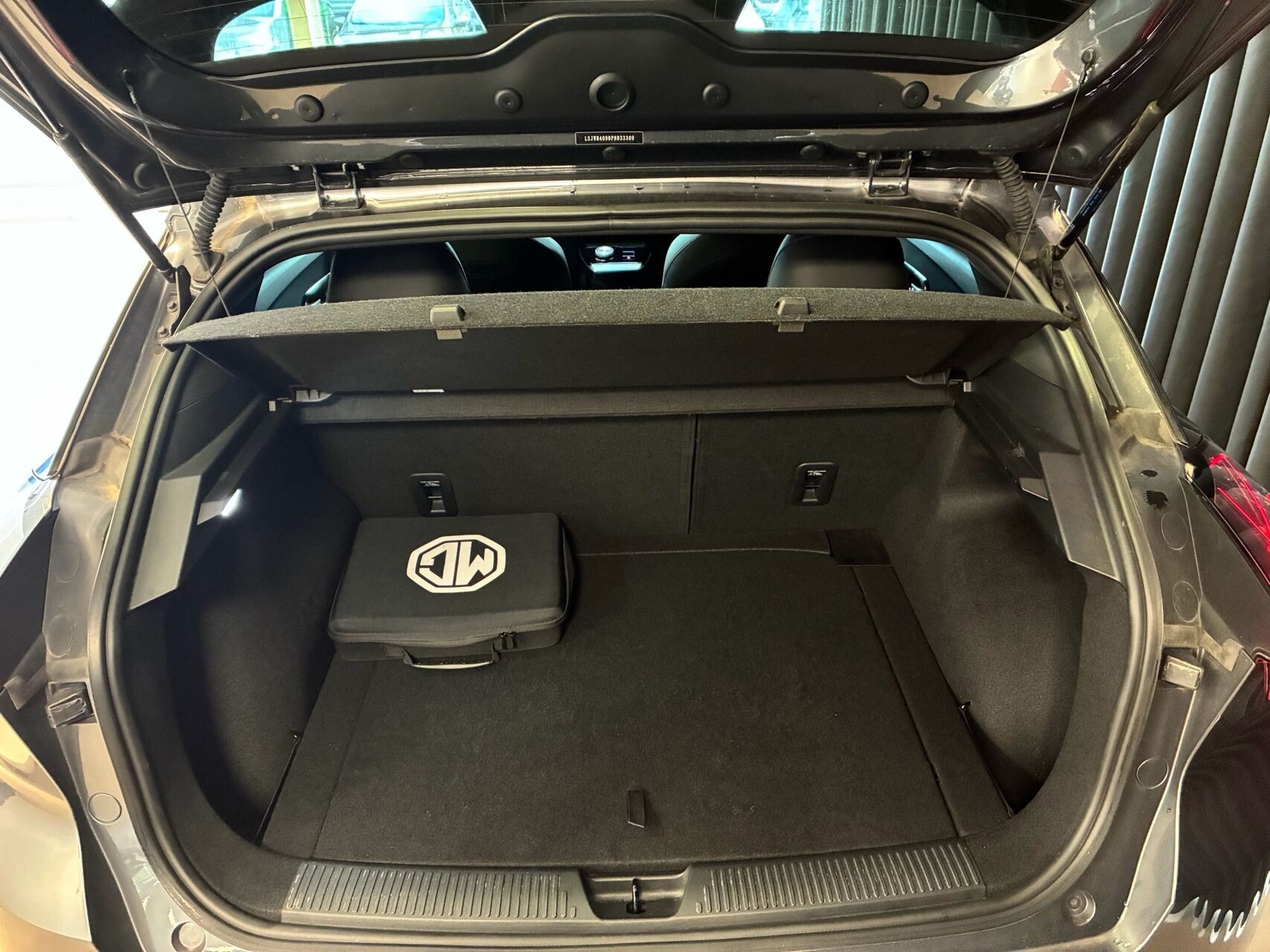 Grå MG MG4 Electric fra 2023