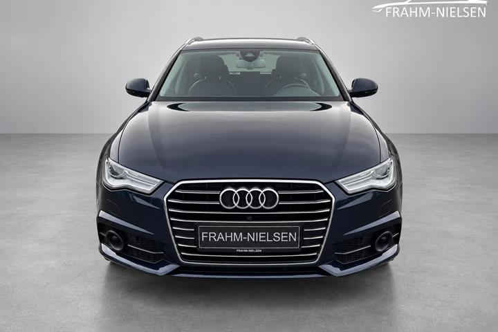 Blå Audi A6 fra 2017