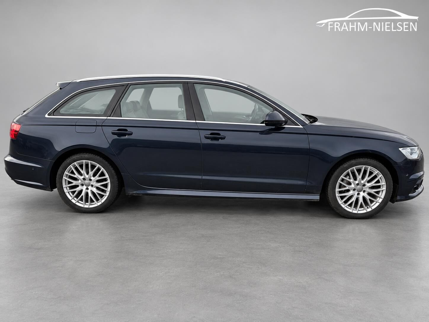 Blå Audi A6 fra 2017