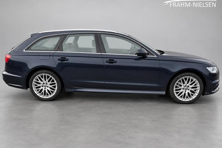 Blå Audi A6 fra 2017