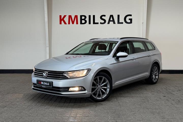 Sølv VW Passat fra 2017