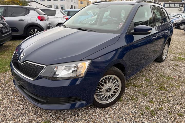 Blå Skoda Fabia fra 2016