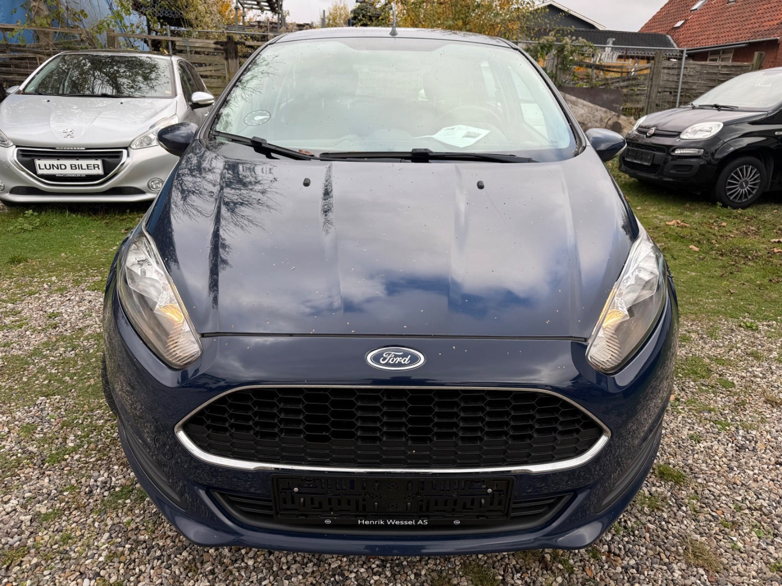 Blå Ford Fiesta fra 2016