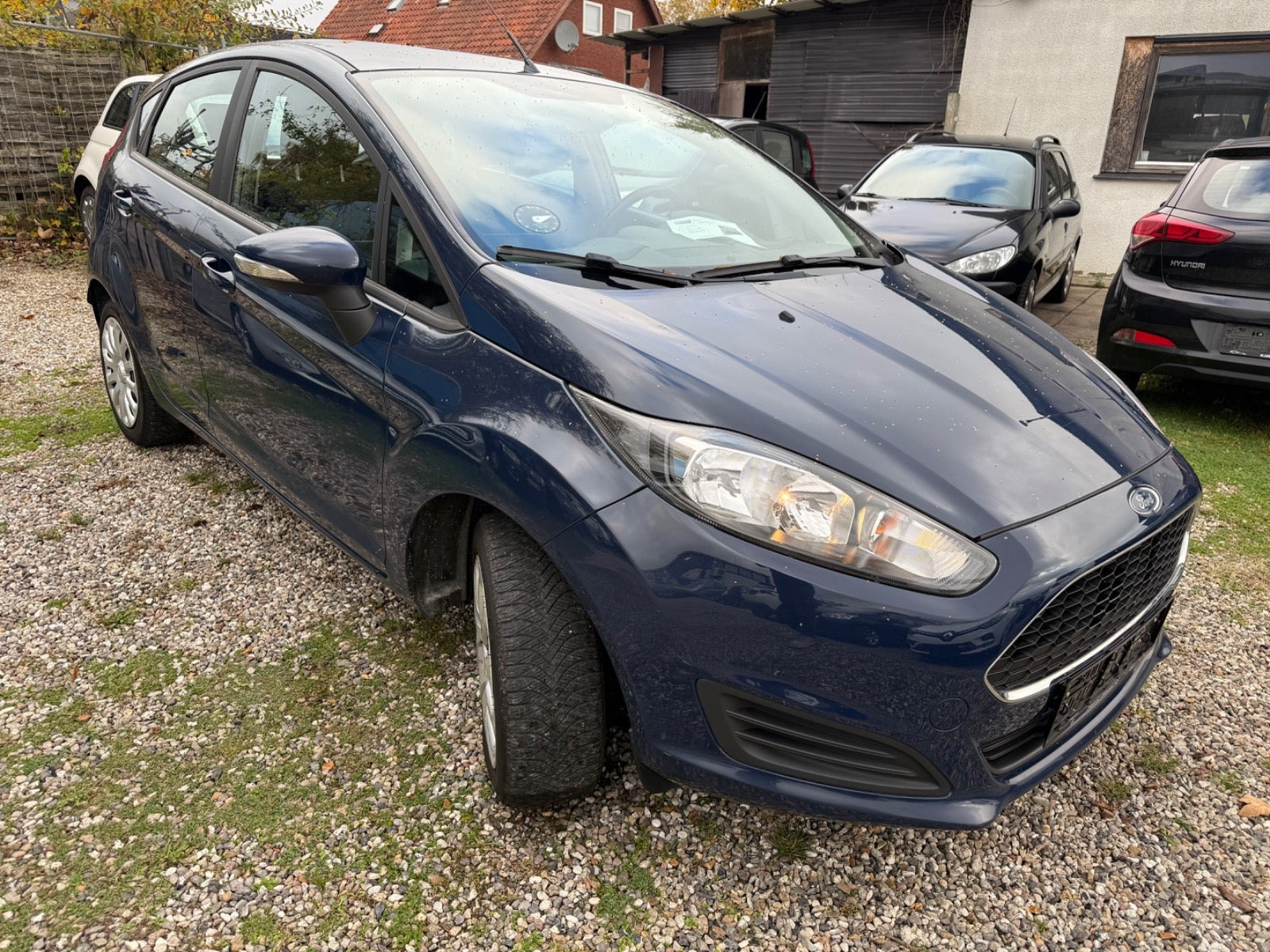 Blå Ford Fiesta fra 2016