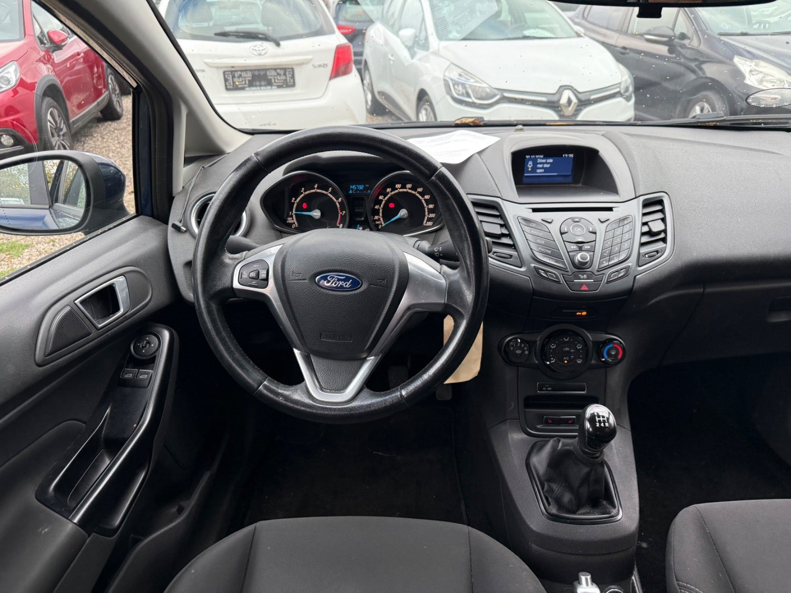 Blå Ford Fiesta fra 2016