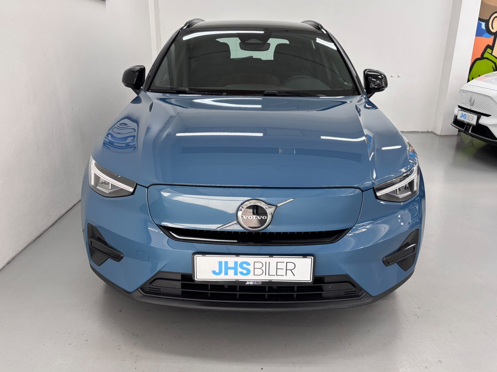 Blå Volvo XC40 fra 2023